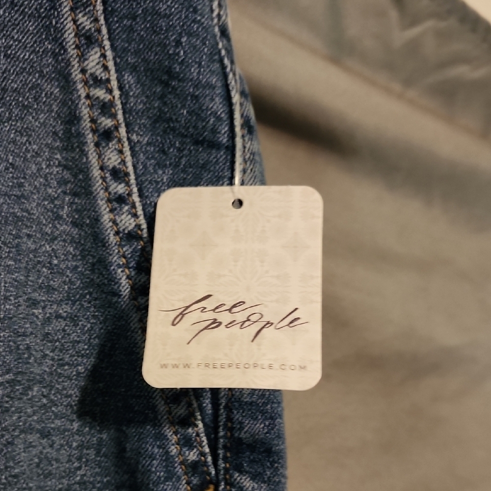 We The Free NWT Classic Blue Jeans - Picture 2 of 6